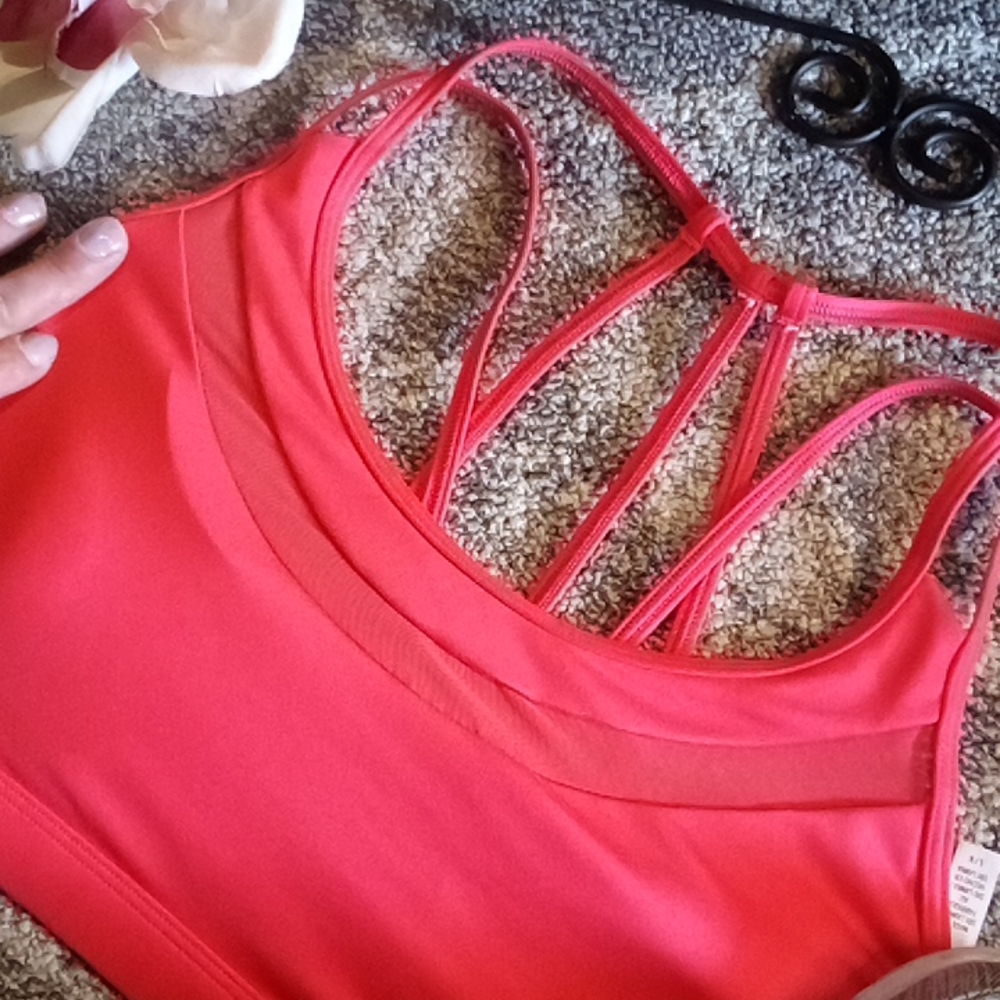 Victoria sport strappy bralette - Picture 2 of 14